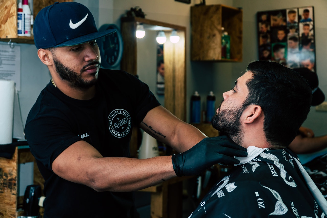 For baseball players and their barbers, loyalty cuts both ways