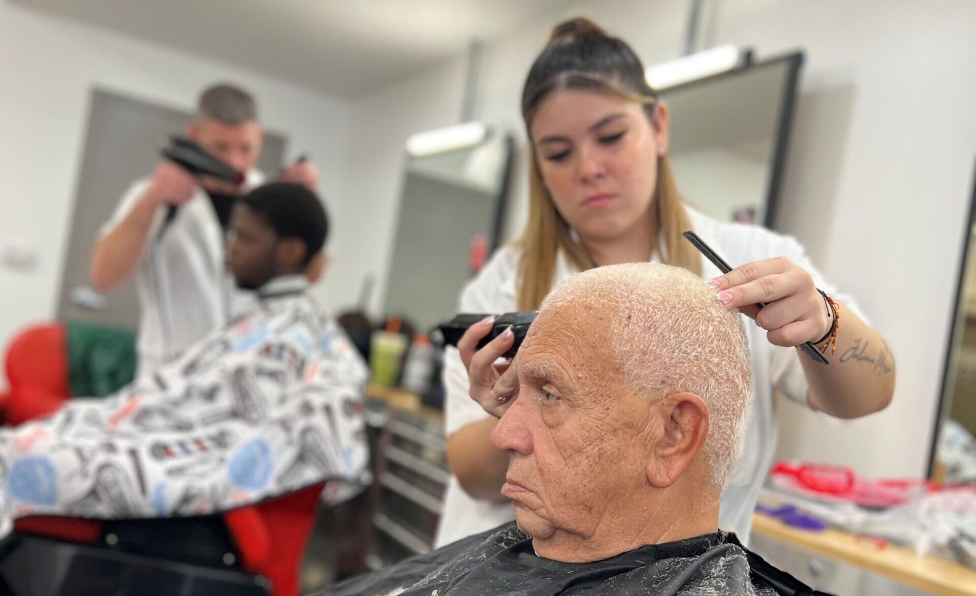 Barber Cross Over Icon